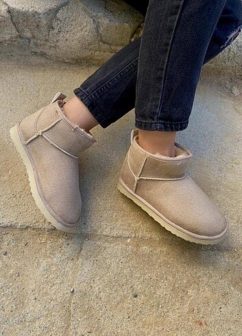 Ugg UGG Bot