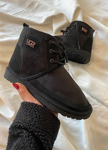 36 Beden UGG BAĞCİKLİ İCİ TÜYLÜ BOT YENİ SEZON süet materyal içi pelu