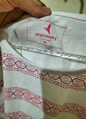 m Beden ASYMETRY KADIN TİŞÖRT