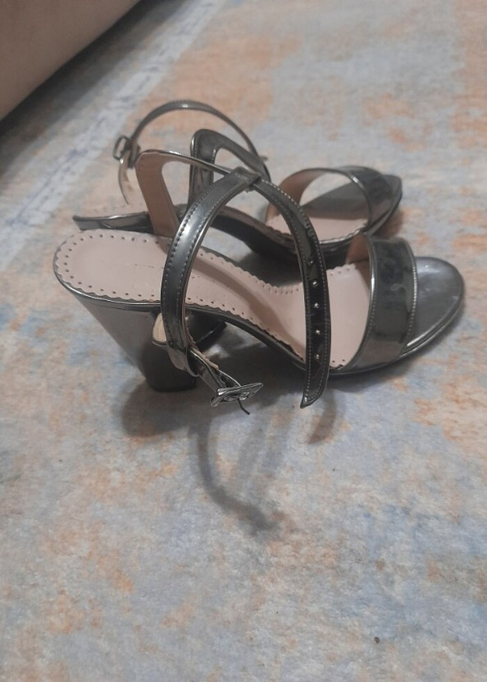 Füme rengi topuklu ayakkabı  - Görsel 2