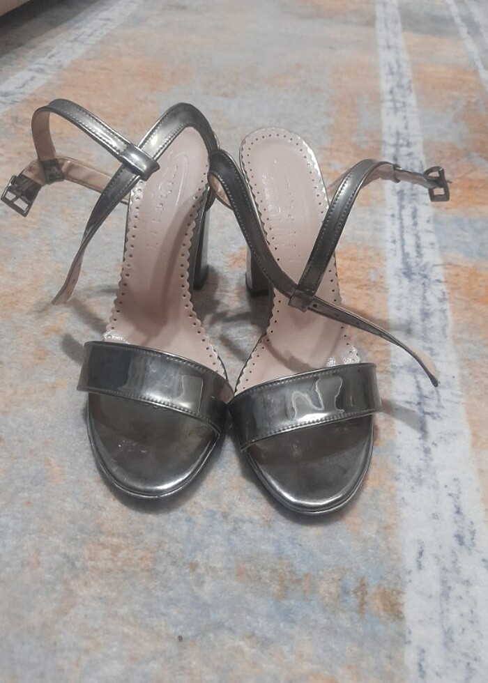 Füme rengi topuklu ayakkabı  - Görsel 3