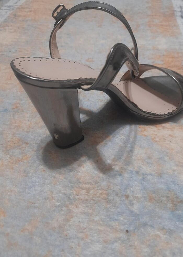 Füme rengi topuklu ayakkabı  - Görsel 4