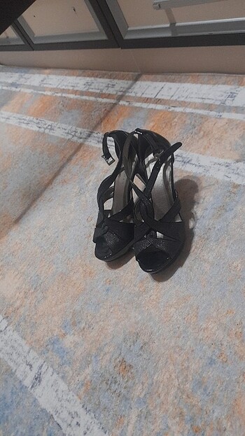 Siyah renk topuklu ayakkabı  - Görsel 5