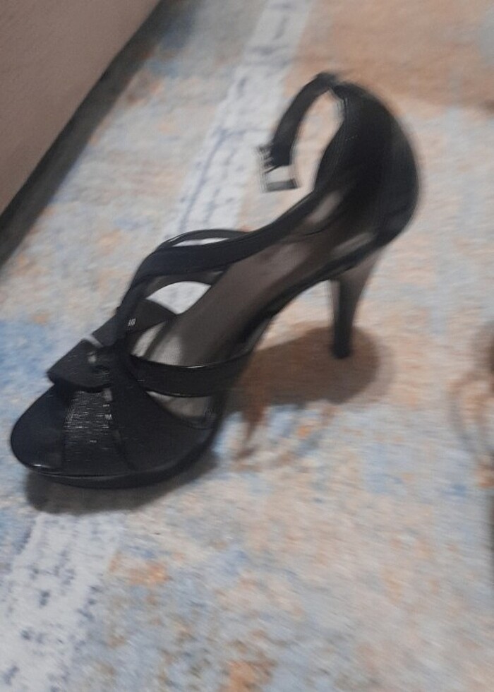Siyah renk topuklu ayakkabı  - Görsel 2