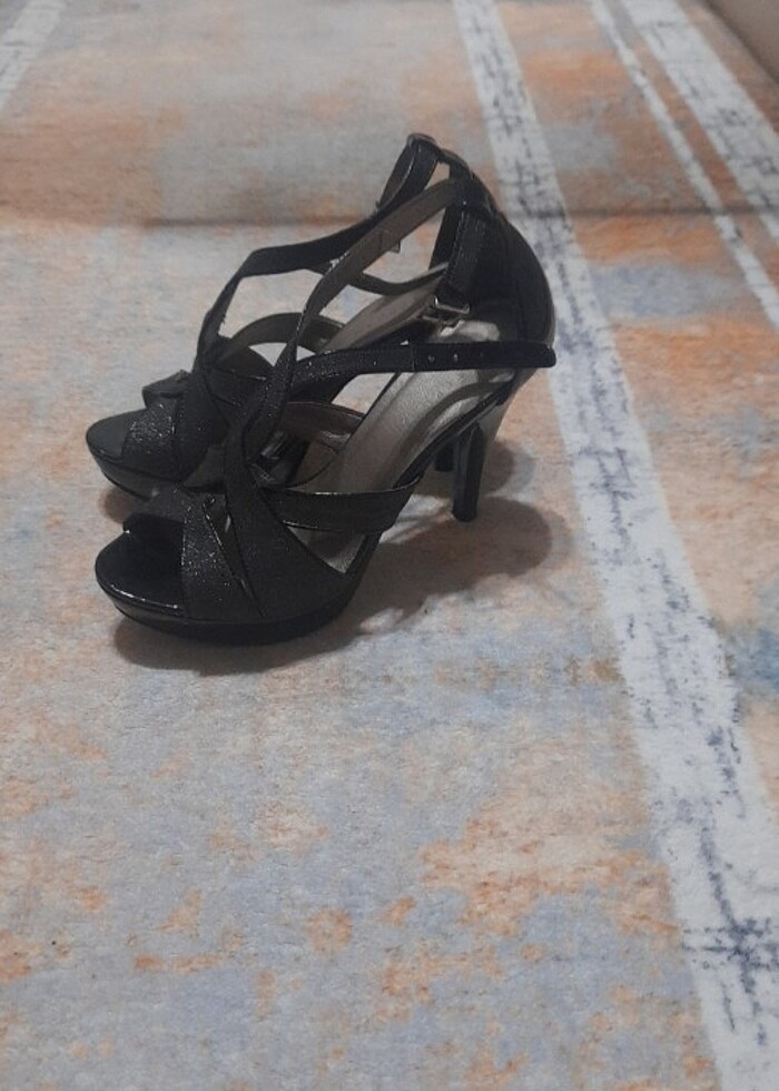 Siyah renk topuklu ayakkabı  - Görsel 4