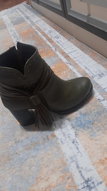 Yeşil renk bot  - Görsel 4