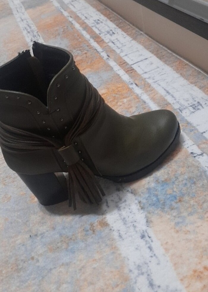 Yeşil renk bot  - Görsel 4