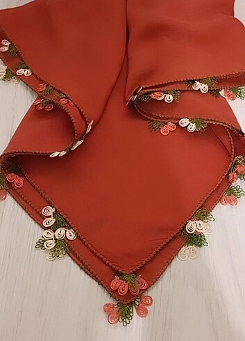 Beden İgne oyası çeyizlik dört kenarlı yapılıdır