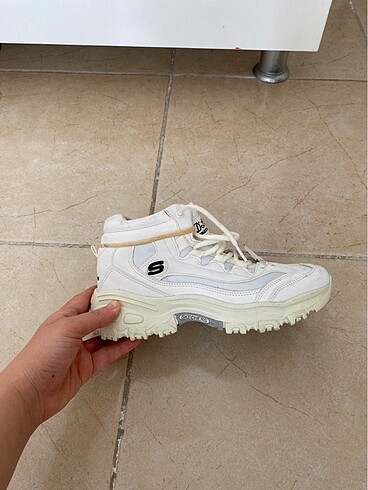 Skechers