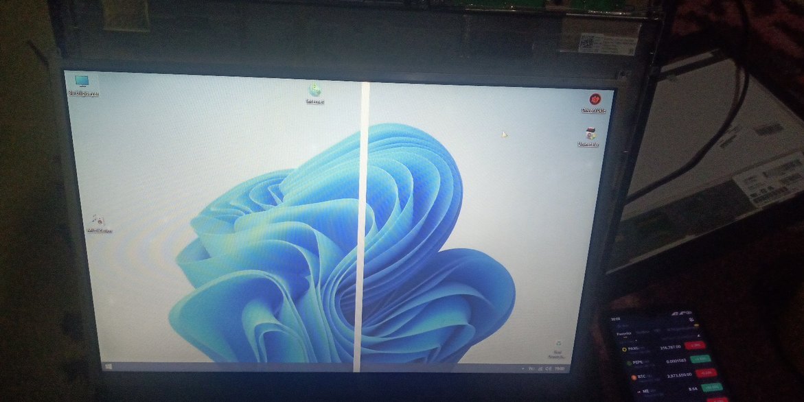 14.1 inç 30 pin panel ekran ortada çizgi var - Görsel 2