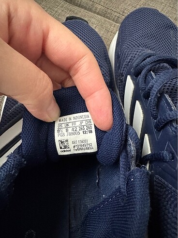 42 Beden Adidas erkek spor ayakkabı