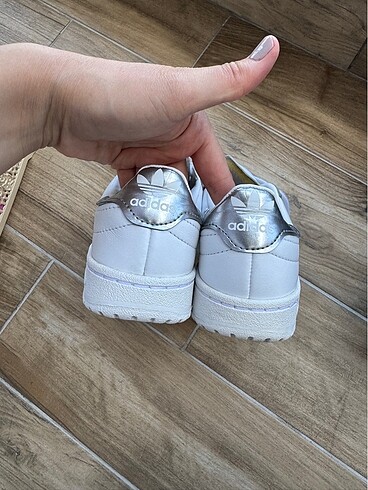 37,5 Beden Adidas kadın ayakkabı