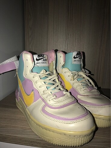 Nike air force renkli