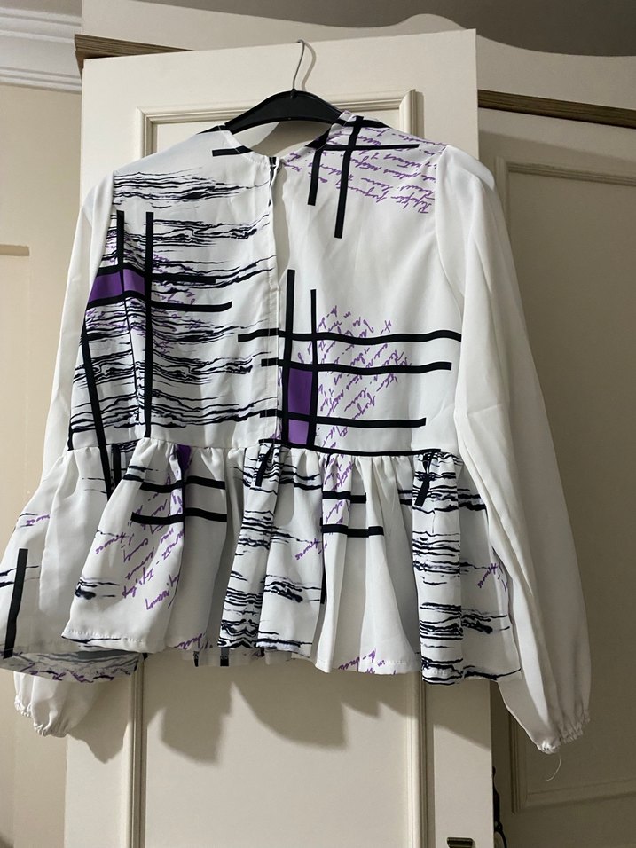 Uzun Kollu, Pilili, Yüksek Yakalı Baskılı Bluz Etek Takım - Görsel 2