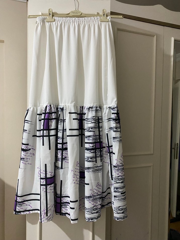 Uzun Kollu, Pilili, Yüksek Yakalı Baskılı Bluz Etek Takım - Görsel 5