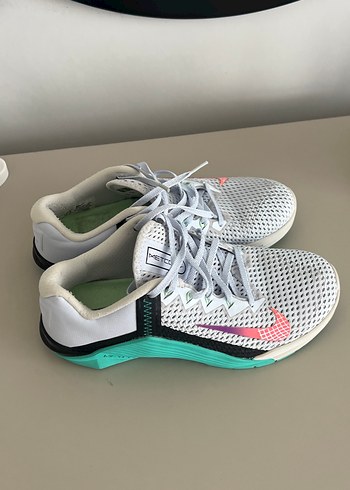 38,5 Beden Nike Kadın Metcon 6 Spor Ayakkabı