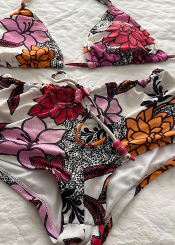 Diğer Çiçek Desenli Renkli Bohem Bikini Takımı