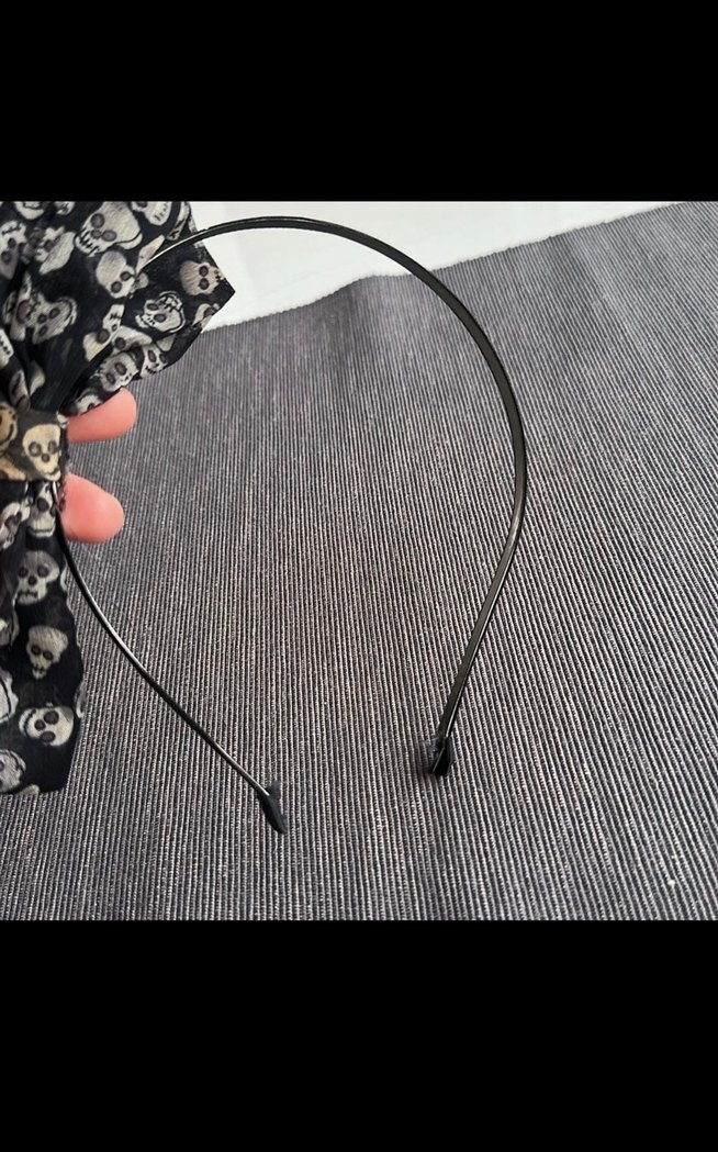 Kurukafalı Siyah Fiyonk Taç - Görsel 3