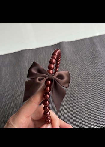 Kahverengi Saten Fiyonk Detaylı Vintage Taç - Görsel 2