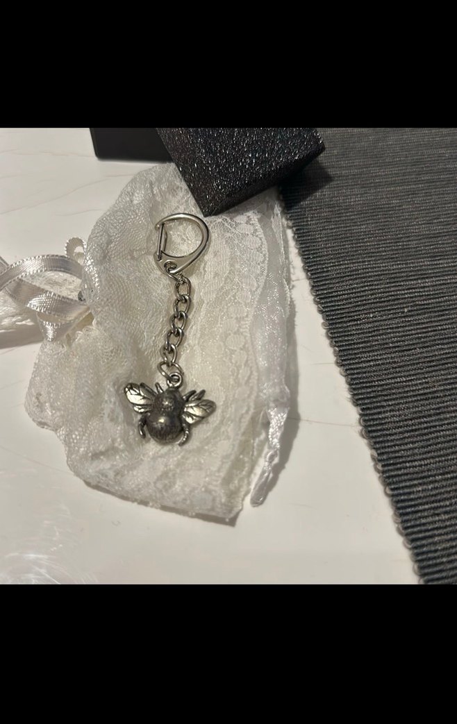 Zincir Detaylı Vintage Arı Anahtarlık - Görsel 3