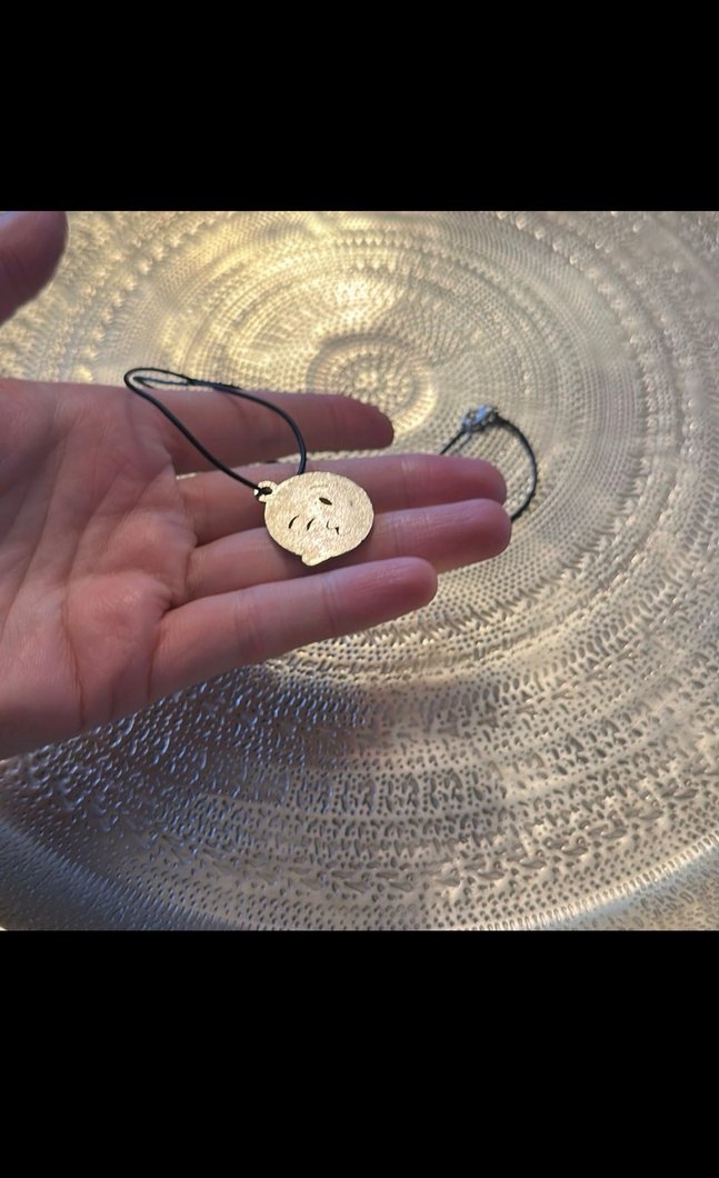 Emoji Öpücük Kolye - Görsel 3