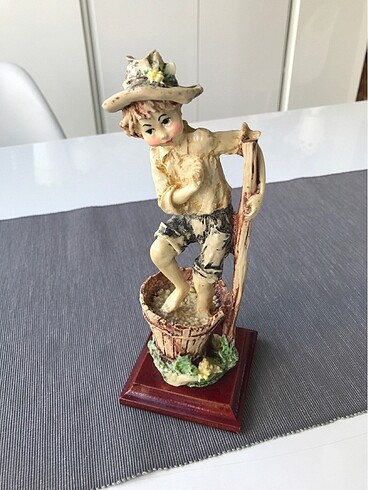 Çamaşırcı Çocuk Biblo