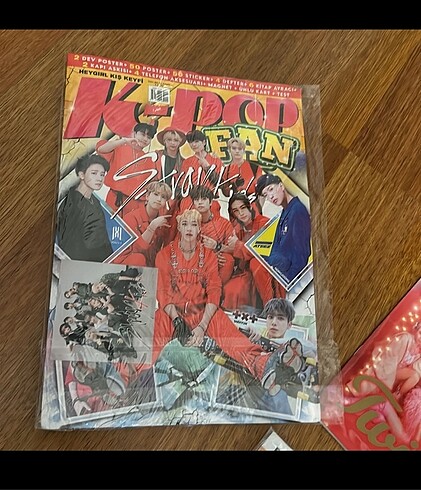 Beden K Pop, BTS, Black Pink Dergi