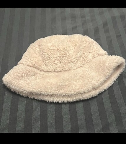 H&M Peluş Şapka