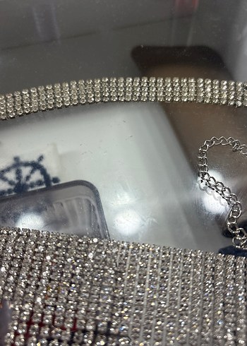 Gri Parlak Taşlı Kadın Vücut Zinciri - Görsel 3