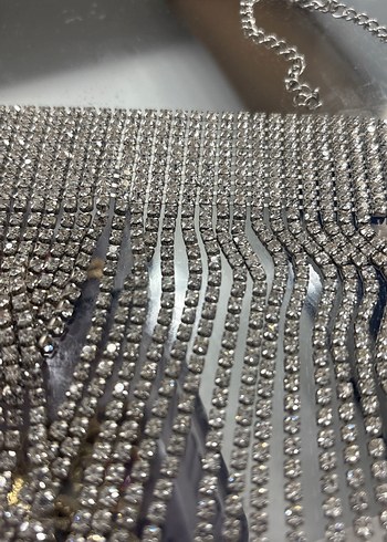 Gri Parlak Taşlı Kadın Vücut Zinciri - Görsel 2