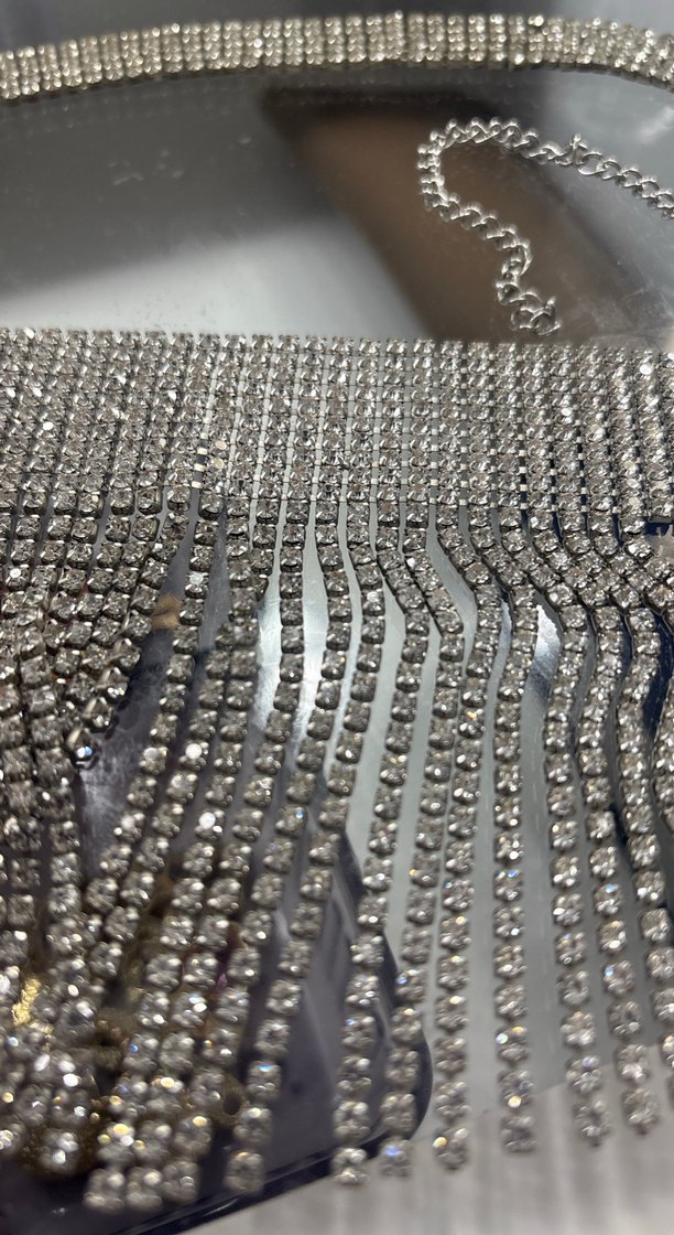 Gri Parlak Taşlı Kadın Vücut Zinciri - Görsel 2