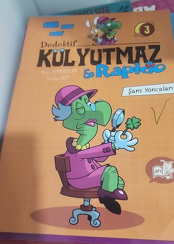 Beden 6-7 yaş kıyafetleri ve kitaplar toplu satış