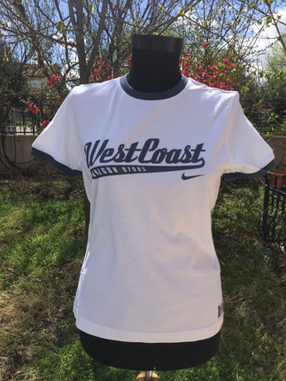 m Beden beyaz Renk Nike Tshirt