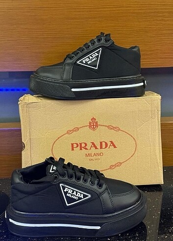 Prada milano