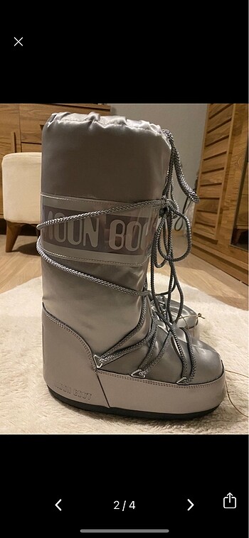 Moon Boot Moon bot