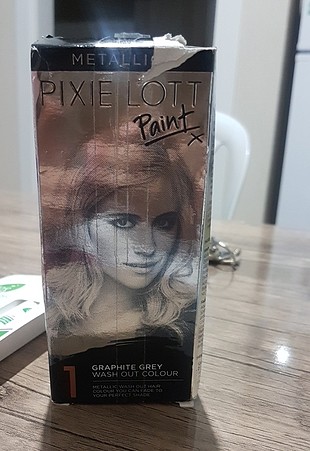 pixie lott saç boyası