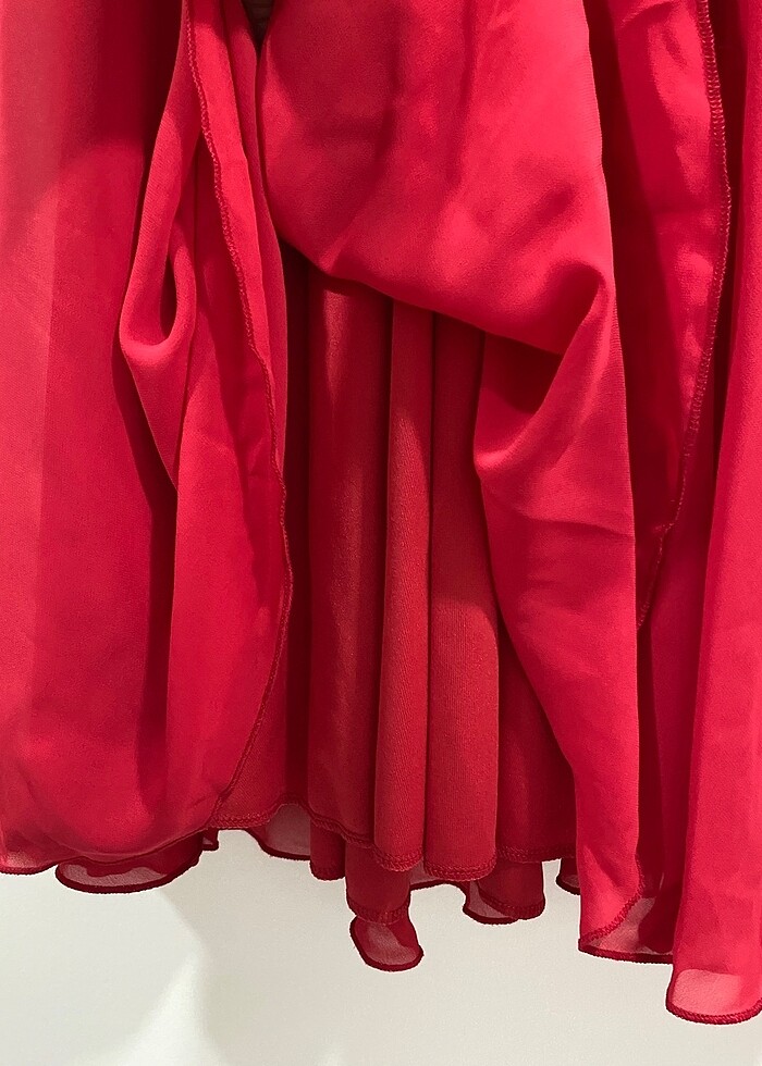 pencere detayli kirmizi elbise - Görsel 5