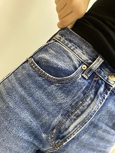 34 Beden lacivert Renk kesik paça stradivarius jean