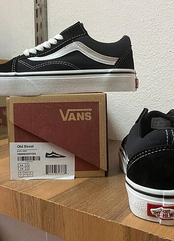 Vans Old Skool ayakkabılarımız satıştadir 