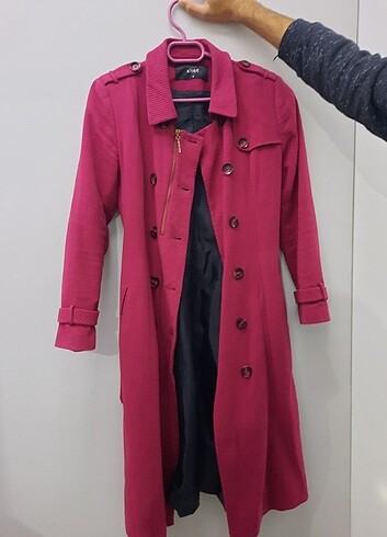 Pembe trençkot 
