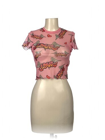 Bershka T-shirt %70 İndirimli.