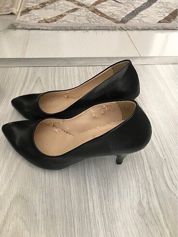 37 Beden Stiletto