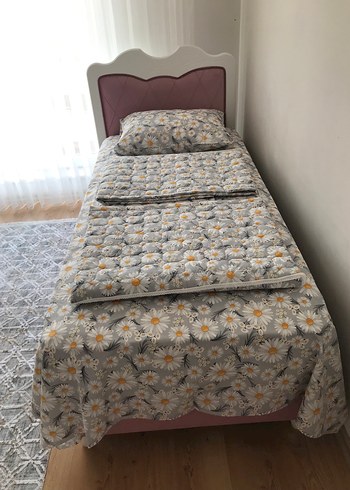 Gri Papatya Desenli Yatak Örtüsü süpriz yastık - Görsel 6