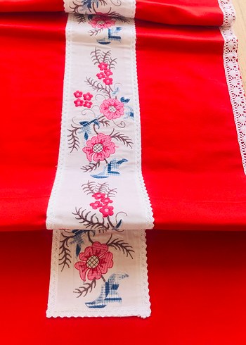 Nakışlı Kırmızı Masa Örtüsü runner - Görsel 4