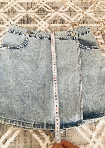 Kız çocuk Düğmeli Loose Fit Mini Kot Şort - Görsel 3