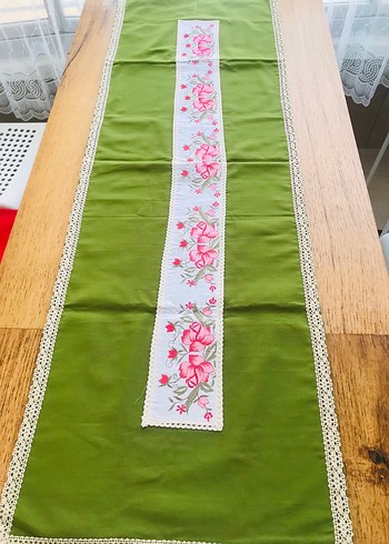 Nakışlı Yeşil Masa Örtüsü - Görsel 3