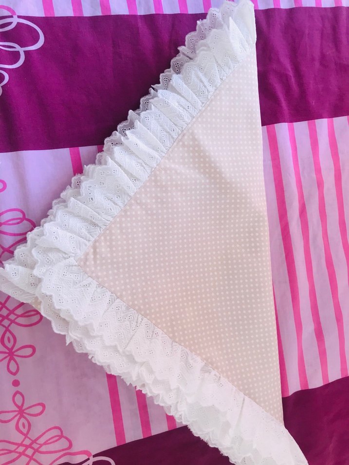 Nakışlı  Krem Masa Örtüsü Dantelli Kenar - Görsel 4