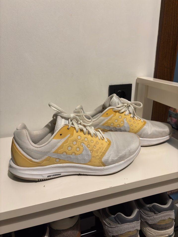 Nike Beyaz Spor Ayakkabı - Görsel 2