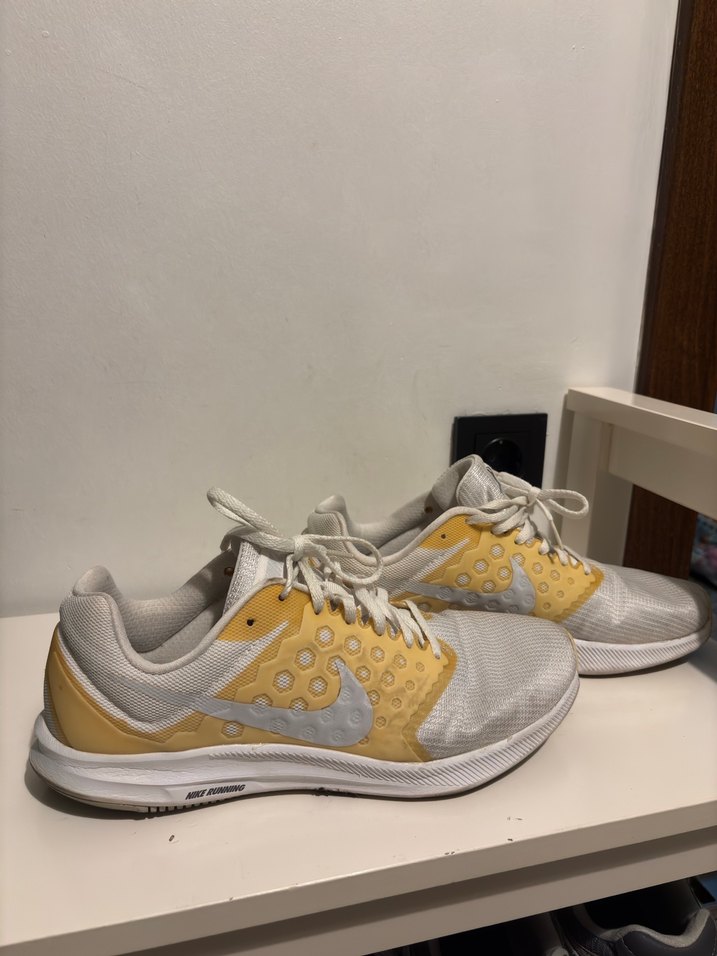 Nike Beyaz Spor Ayakkabı - Görsel 3