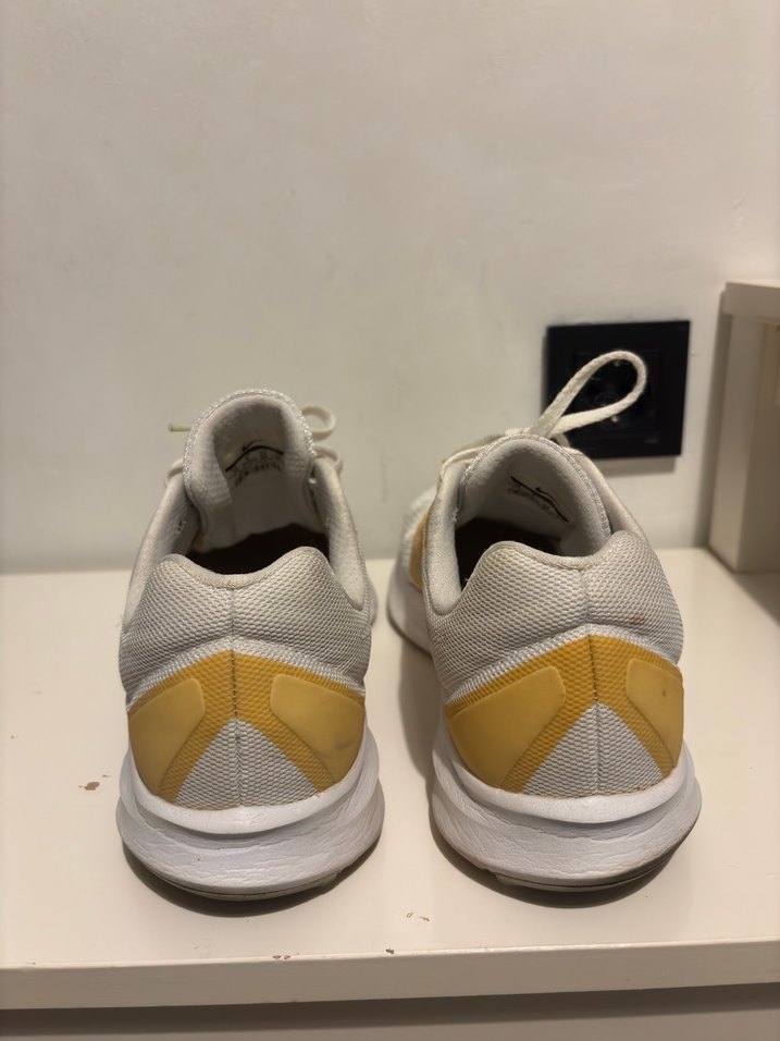 Nike Beyaz Spor Ayakkabı - Görsel 4